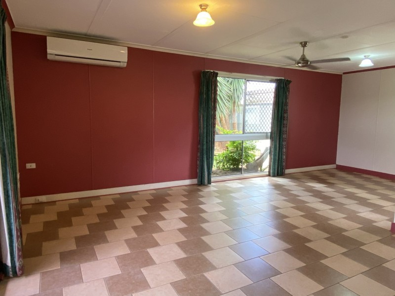13 A Booth, Kingaroy QLD 4610
