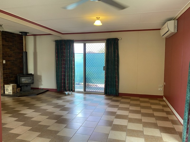 13 A Booth, Kingaroy QLD 4610