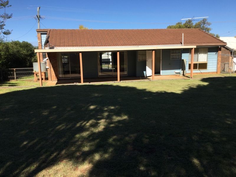 7 Windsor Circle, Kingaroy QLD 4610