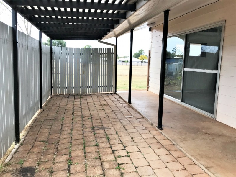 20 Windsor Circle, Kingaroy QLD 4610
