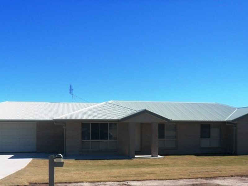30-32 Premier Drive, Kingaroy QLD 4610