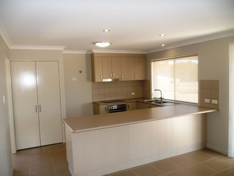 30-32 Premier Drive, Kingaroy QLD 4610