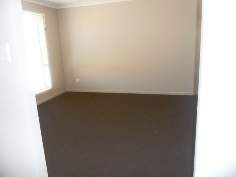 30-32 Premier Drive, Kingaroy QLD 4610