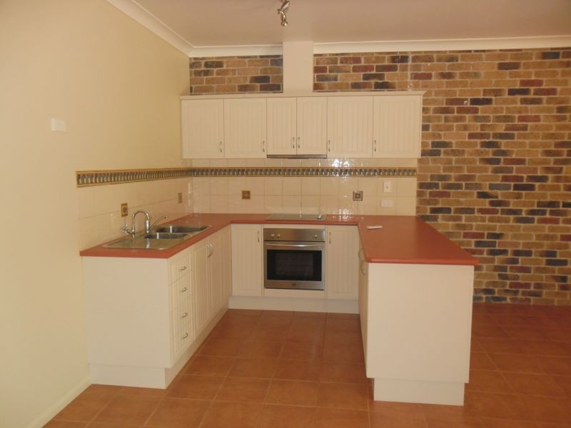 Unit 2/36 Walter Road, Kingaroy QLD 4610