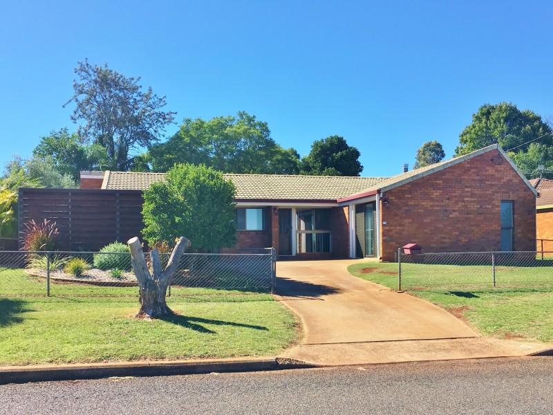 112 Ivy Street, Kingaroy QLD 4610