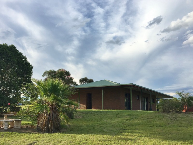 46 Hilltop Drive, Ellesmere QLD 4610