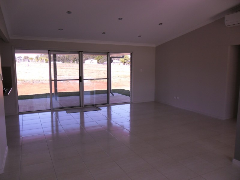 46 Lorikeet Circuit, Kingaroy QLD 4610