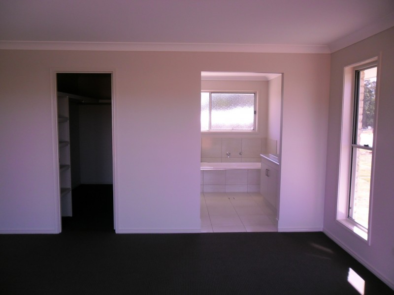 46 Lorikeet Circuit, Kingaroy QLD 4610