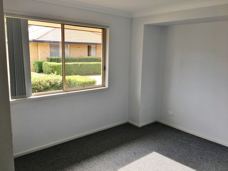 Unit 4/32-34 James Street, Kingaroy QLD 4610