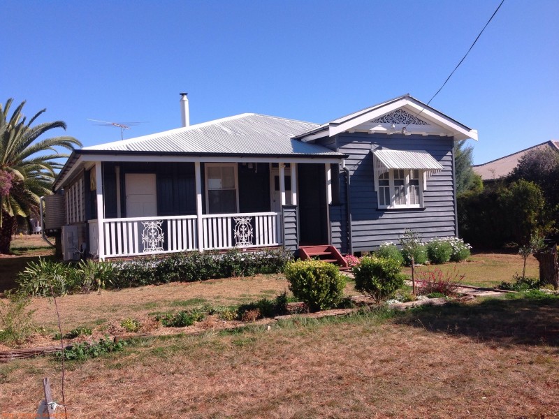 7 Jean Street, Kingaroy QLD 4610