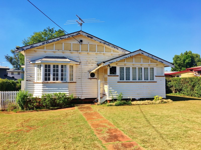 4 Gladys Street, Kingaroy QLD 4610