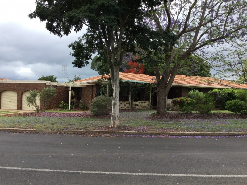 6 Cowie Drive, Kingaroy QLD 4610