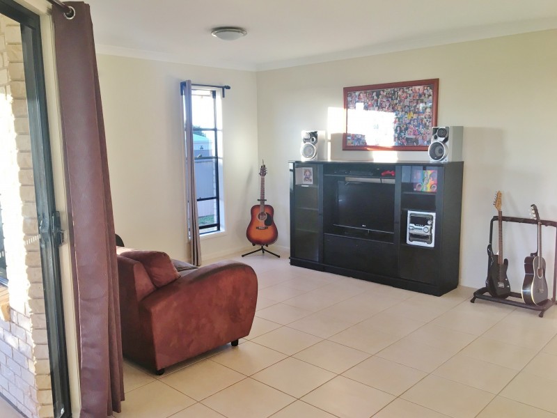17 Bridgeman Parade, Kingaroy QLD 4610