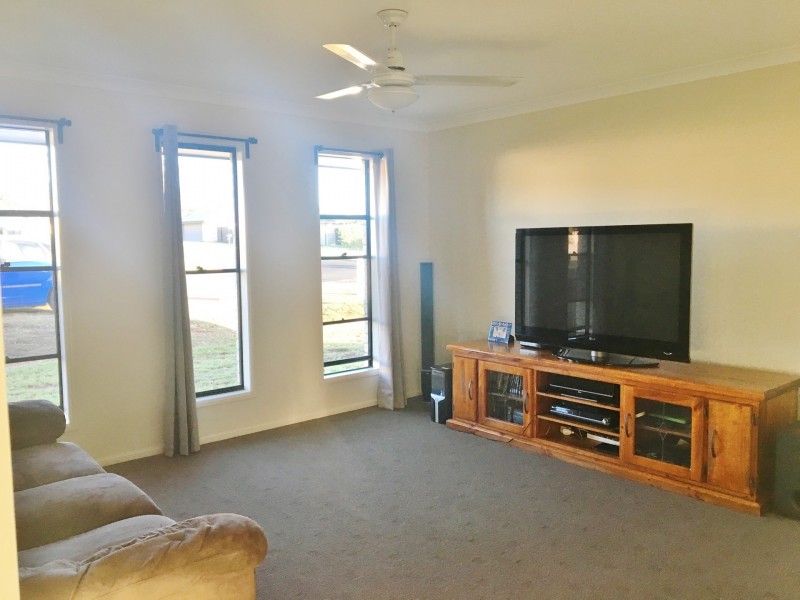 17 Bridgeman Parade, Kingaroy QLD 4610
