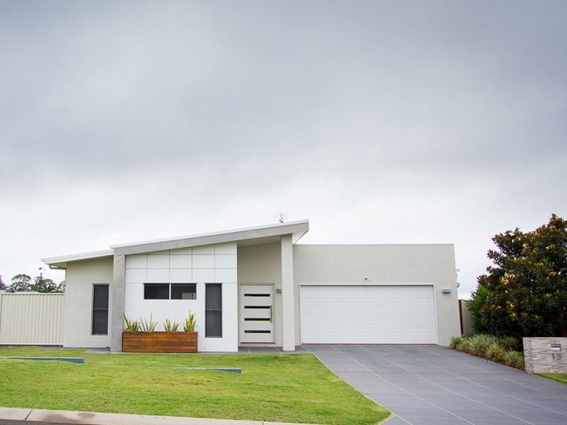 13 Nobby Way, Kingaroy QLD 4610
