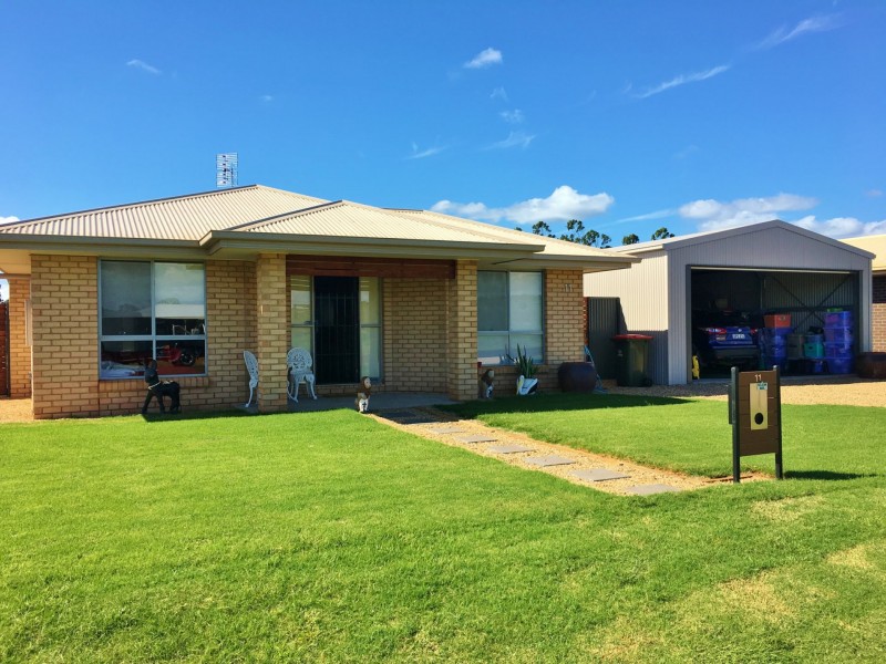 11 Lord Street, Memerambi QLD 4610