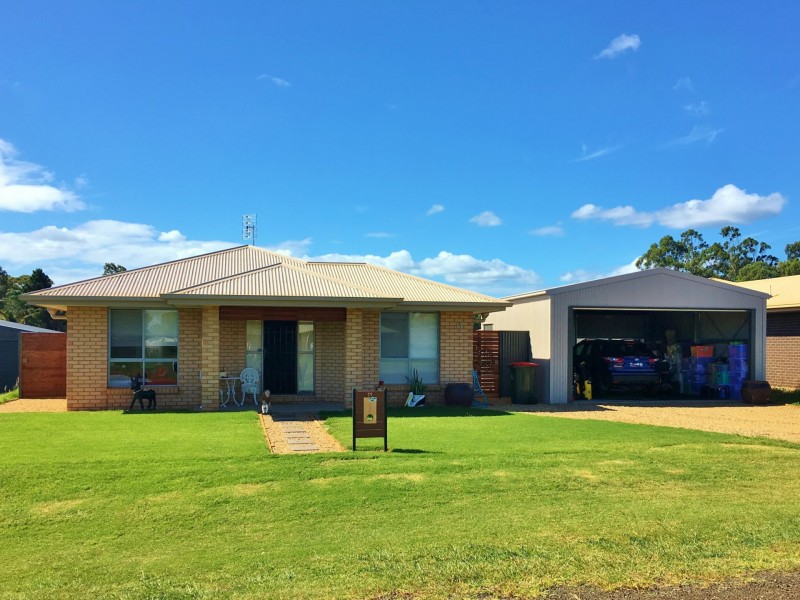 11 Lord Street, Memerambi QLD 4610