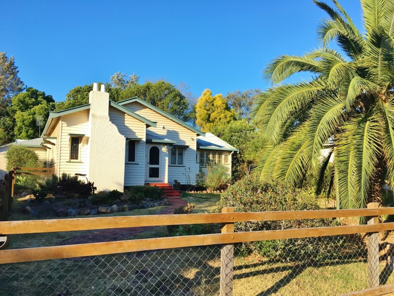42 Edward Street, Kingaroy QLD 4610