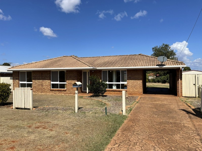 54 Windsor Circle, Kingaroy QLD 4610
