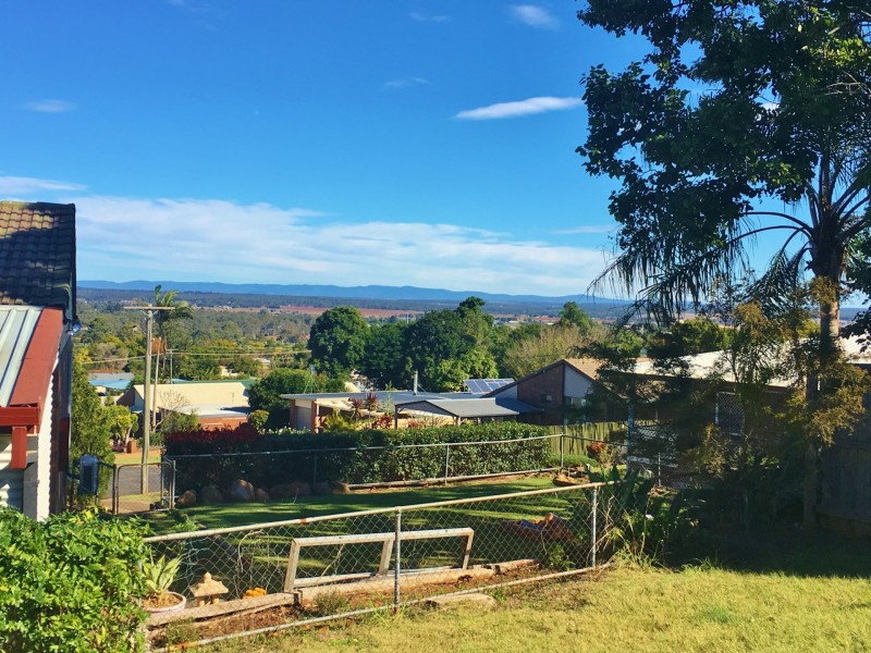 17 Adermann Drive, Kingaroy QLD 4610