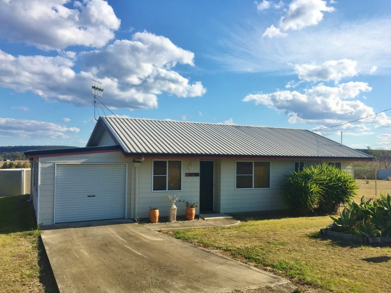 8-10 Hardiker Street, Moffatdale QLD 4605