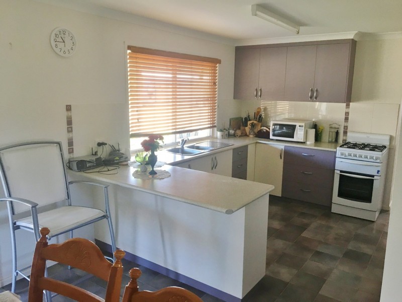 8-10 Hardiker Street, Moffatdale QLD 4605