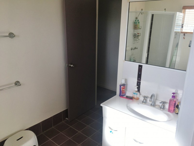 8-10 Hardiker Street, Moffatdale QLD 4605