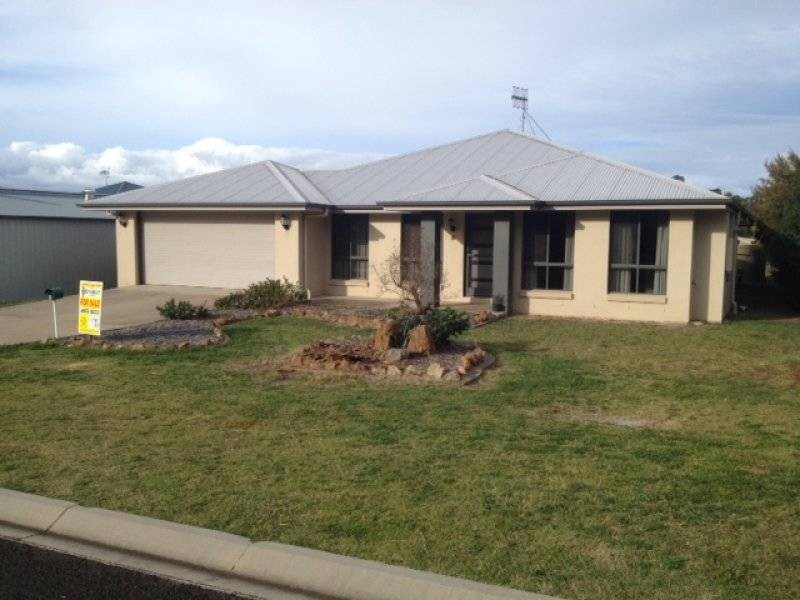 8 Grant Crescent, Wondai QLD 4606