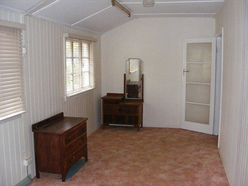 10 Baynes Street, Wondai QLD 4606