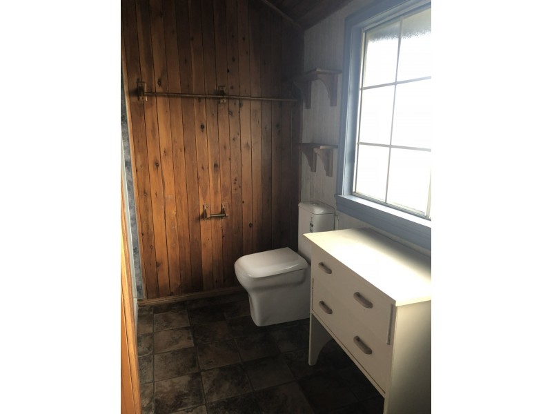 9 Meek Street, Tingoora QLD 4608