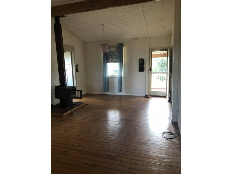 9 Meek Street, Tingoora QLD 4608