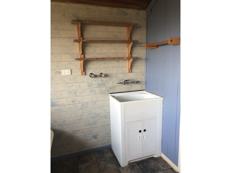 9 Meek Street, Tingoora QLD 4608