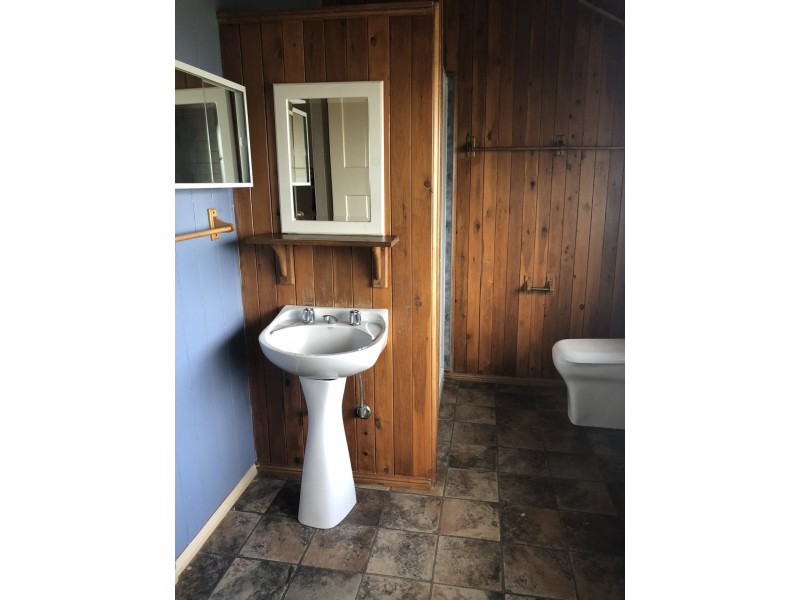 9 Meek Street, Tingoora QLD 4608