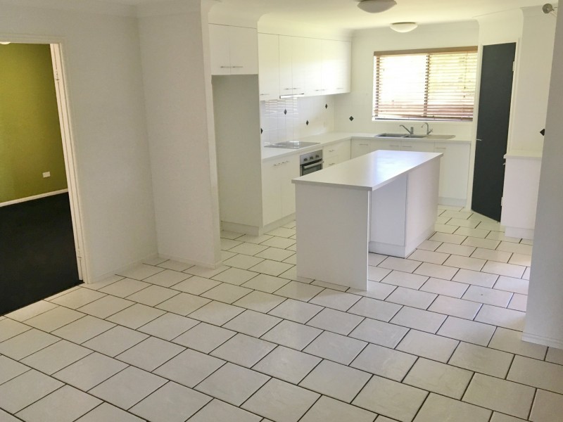 18 Olive Grove, Kingaroy QLD 4610