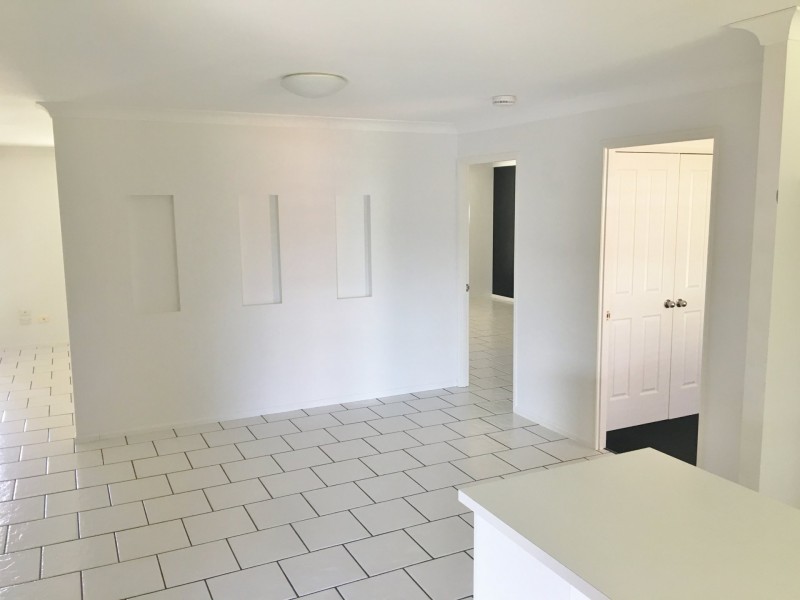 18 Olive Grove, Kingaroy QLD 4610