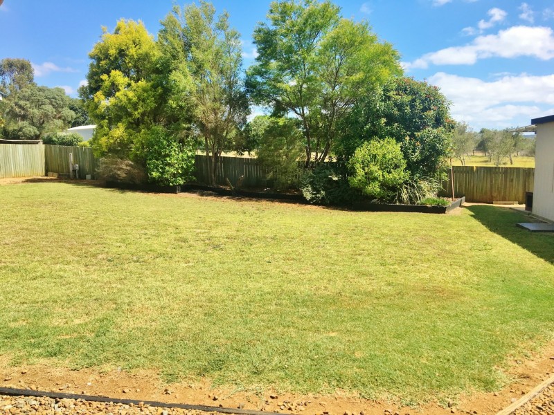 18 Olive Grove, Kingaroy QLD 4610