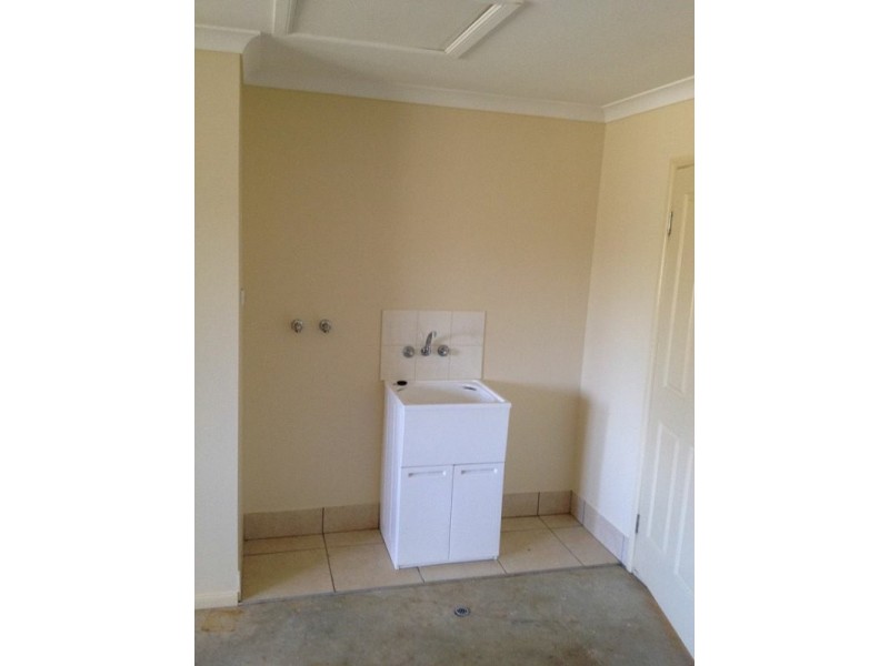 2/22 McIlhatton Street, Wondai QLD 4606