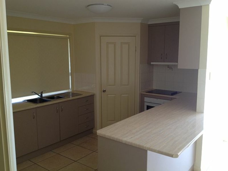 2/22 McIlhatton Street, Wondai QLD 4606