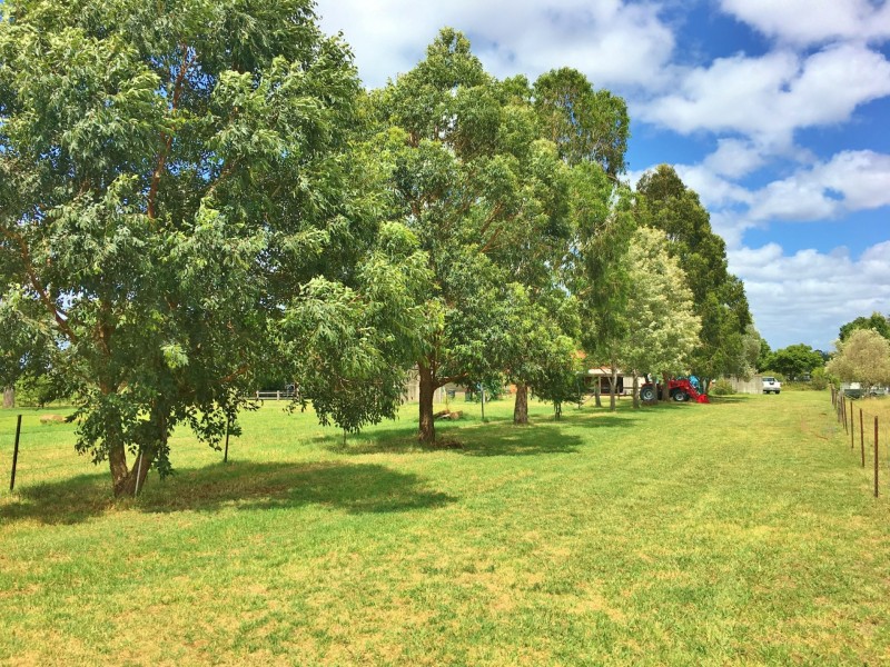 7 Taylors Road, Kingaroy QLD 4610