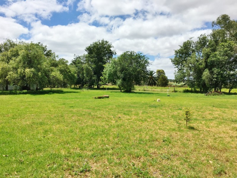 7 Taylors Road, Kingaroy QLD 4610