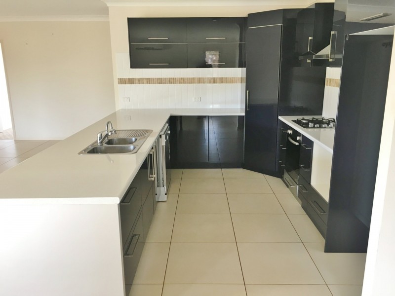 6-8 Peregrine Drive, Kingaroy QLD 4610