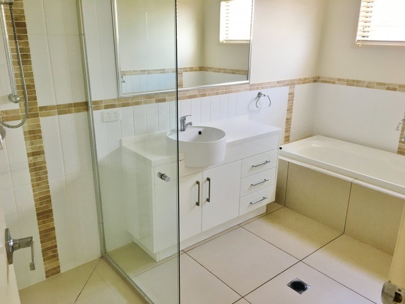 6-8 Peregrine Drive, Kingaroy QLD 4610