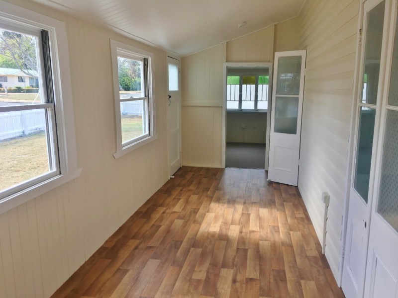 2/281 Haly Street, Kingaroy QLD 4610