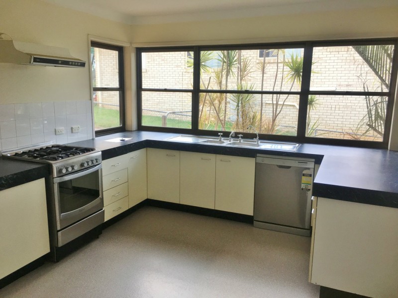 5 Windsor Circle, Kingaroy QLD 4610