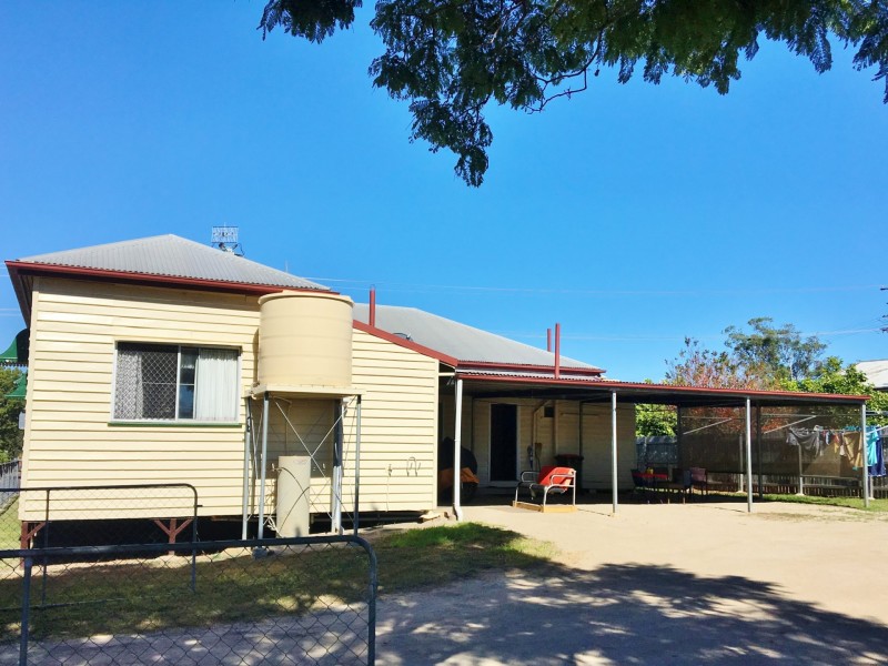 4 Alfred Street, Nanango QLD 4615