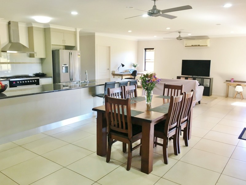 33-35 Premier Drive, Kingaroy QLD 4610