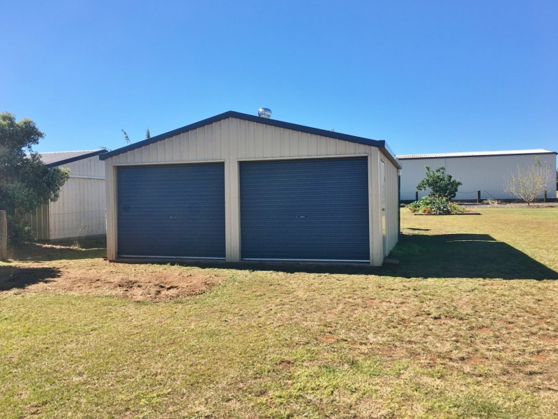 33-35 Premier Drive, Kingaroy QLD 4610