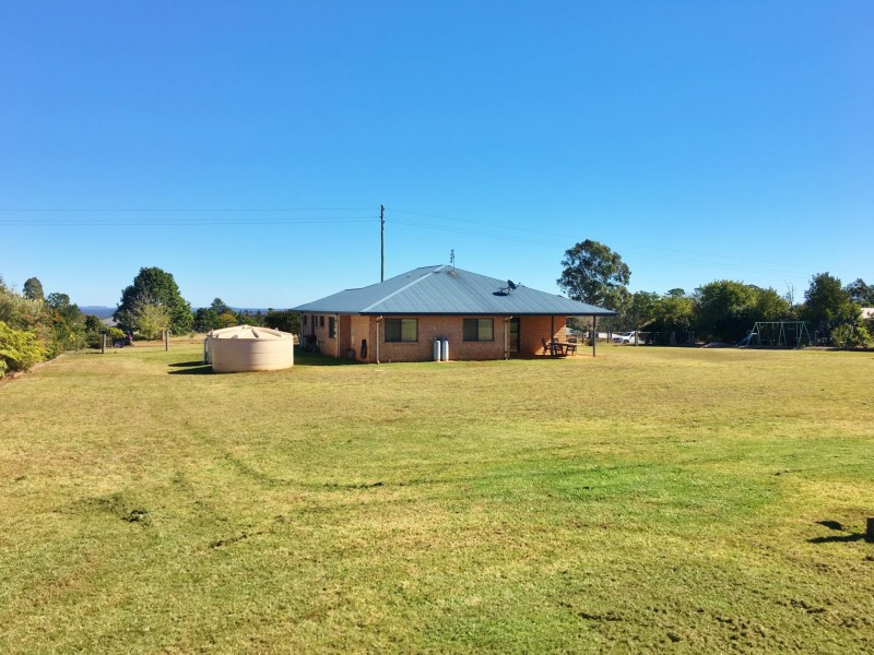33-35 Premier Drive, Kingaroy QLD 4610