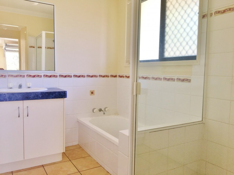 7 Banksia Drive, Kingaroy QLD 4610