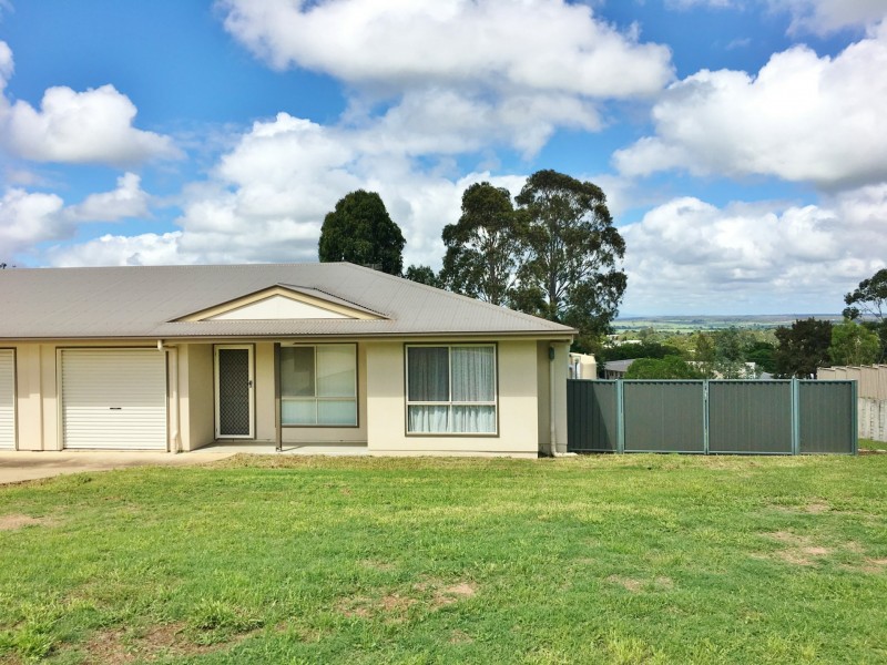 2/51 Webster Street, Kingaroy QLD 4610